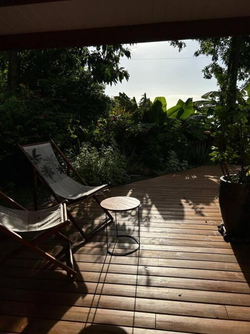 Bungalow, Gite Les Fleurs Du Colibri Bouillante Exterior photo